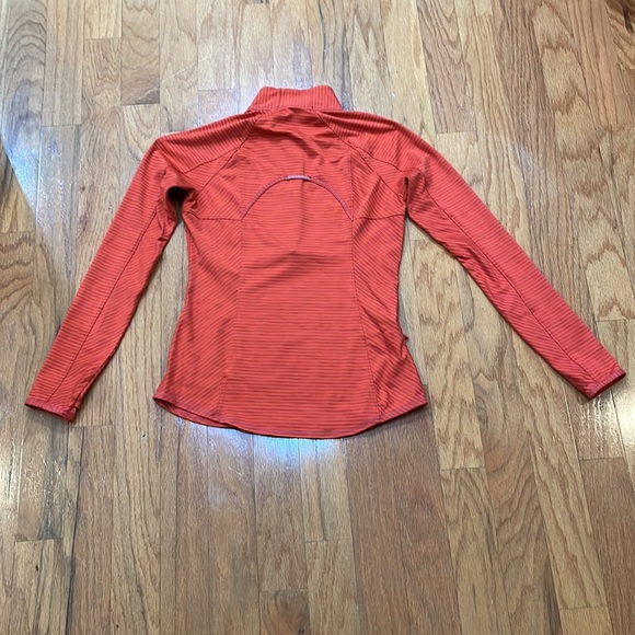 Athleta Size Medium Long Sleeve Women’s Top 3/4 zip Pocket Thumb Holes - Picture 12 of 15